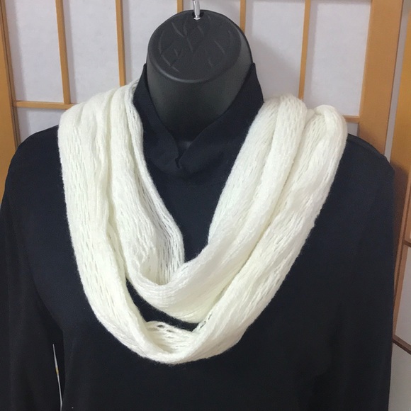 Ivory infinity scarf - Picture 1 of 1